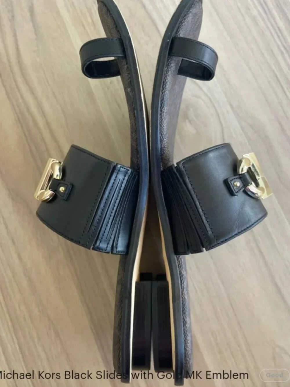 Michael Kors Sandals with toe loop black looks like brand new 8